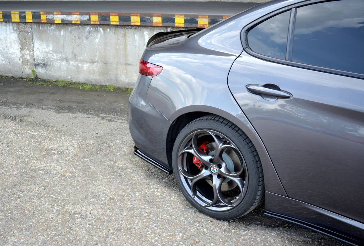 Splitter Alfa Romeo Giulia Veloce Rear Side Gloss Black