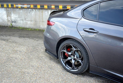 Splitter Alfa Romeo Giulia Veloce Rear Side Gloss Black