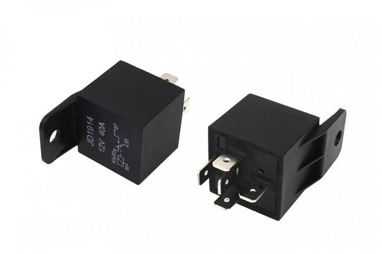 Universal relay 40A